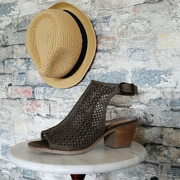 Carlos Santana Shoes - NEW CARLOS Open Toe Perforated Booties Sandals 7.5